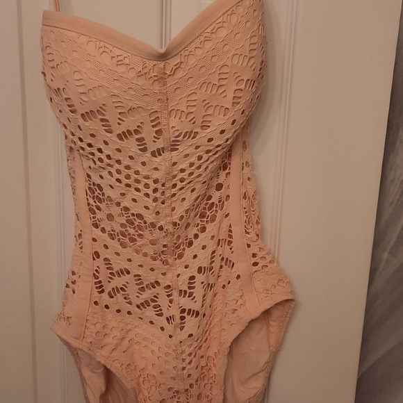 Bathing Suit - Picture 8 of 9